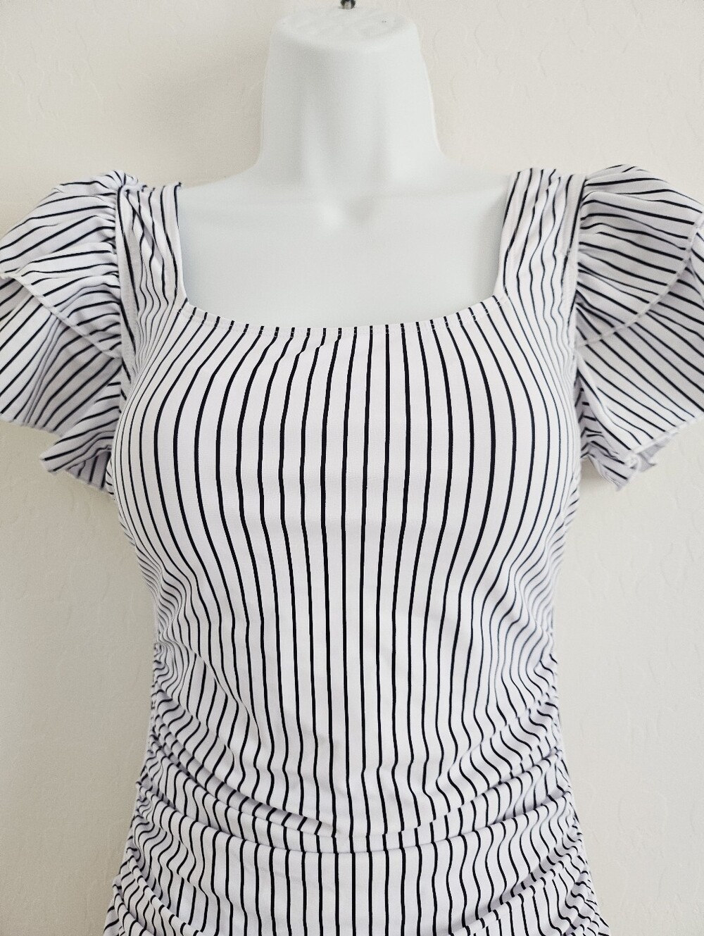 Square Neck Black & White Striped Ruffle Sleeve One Piece Swimwear Small - Picture 4 of 9